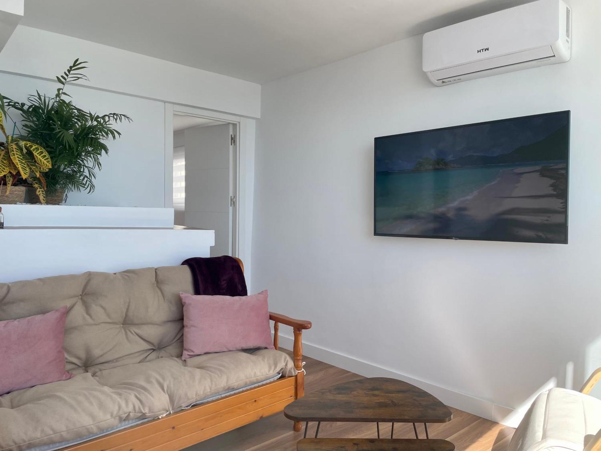 Apartamento Calma Carihuela Beach - 10 Metros De La Playa Torremolinos Exteriör bild