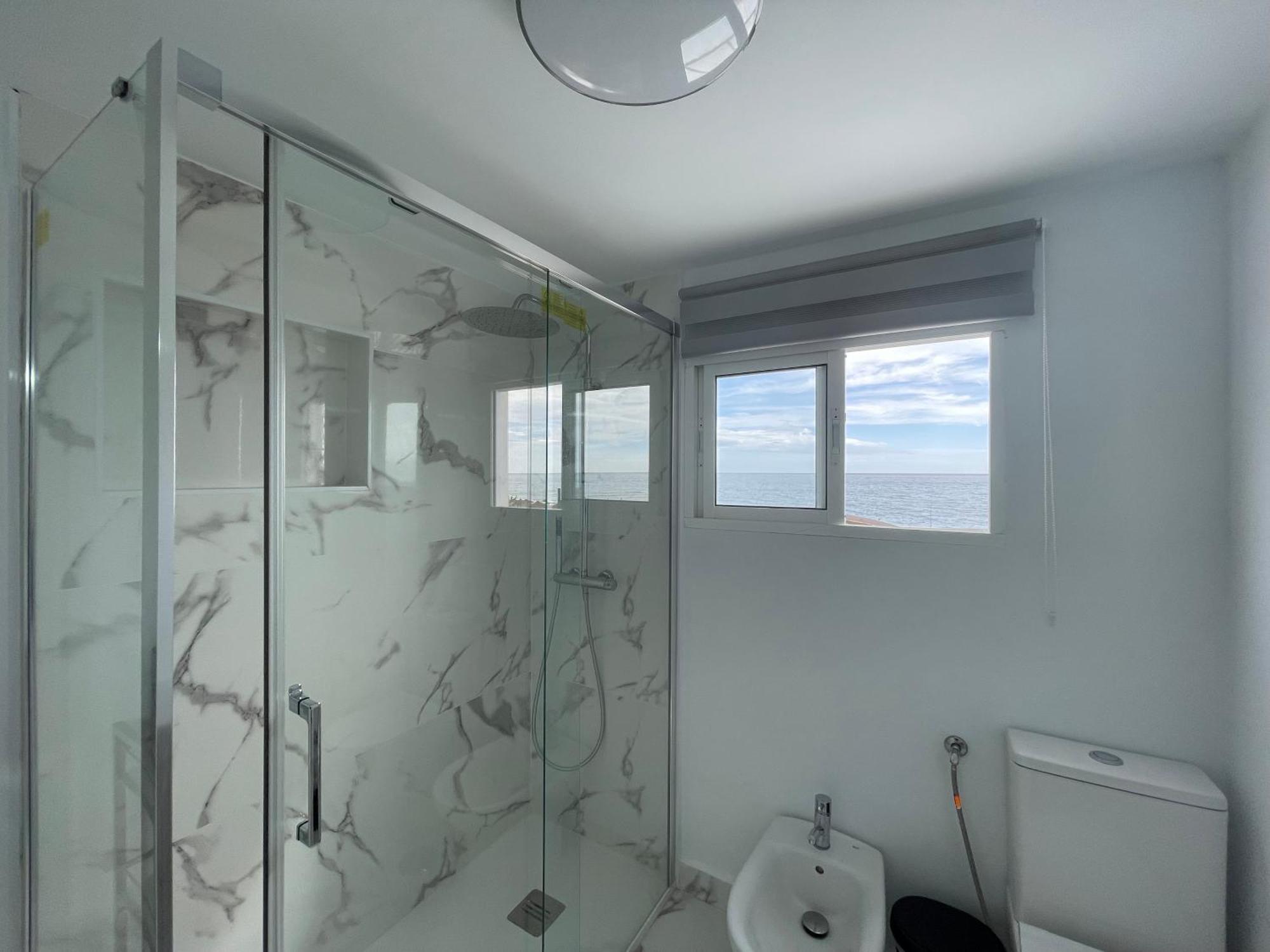 Apartamento Calma Carihuela Beach - 10 Metros De La Playa Torremolinos Exteriör bild